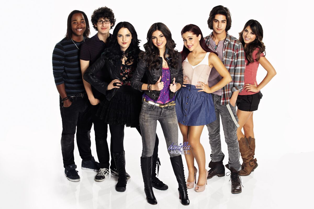 Victorious Dolls, victorious Season 1, daniella Monet, iparty With  Victorious, tori Vega, Elizabeth Gillies, Victorious, nickelodeon, victoria  Justice, denim