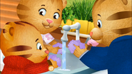 Family-Washing-Hands2