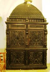 Ph2701972740037576929.jpg (160 ק"ב) ארון קודש בבית הכנסת אליהו הנביא