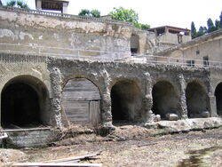 Herculaneum Bootshaeuser