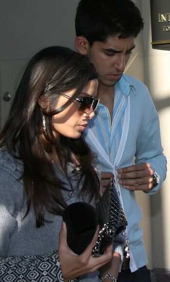 FreidaPintoDevPatel08TIFF.jpg