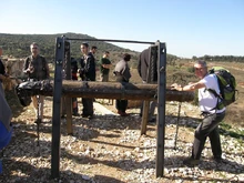 "ירי אבנים מבליסטראות"