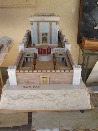 Model of Second Temple made by Michael Osnis from Kedumim 2