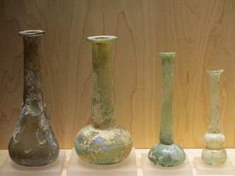 800px-Vial - Tomb of the Kings.jpg