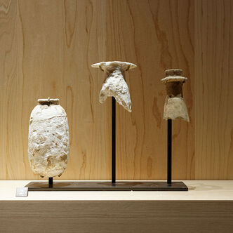 Alabastra Louvre AO5703, AO5704, AO5705 n1.jpg