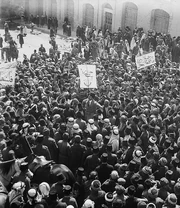 הפגנה של ערבים בשער שכם בירושלים ב-8 במרץ 1920