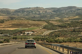 מבט על שומרון העתיקה - שימו לב איך היא שולטת על הדרך