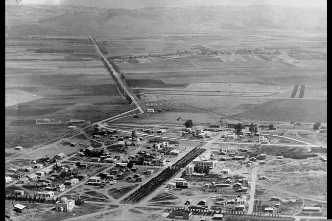 AN AERIAL PHOTO OF THE SETTLEMENT AFULA. צילום אויר של היישוב עפולה