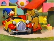 00car.jpg (159 KB) Noddy in his car with Mrs Tubby Bear