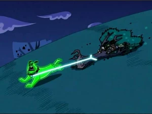 Cujo arrancando un árbol