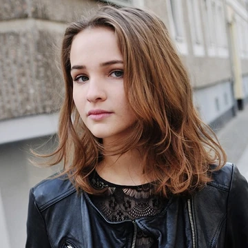 Lisa Vicari Dark Wiki Fandom Je velice statečná, odvážná a nebojí se zajít za hranice zákona. lisa vicari dark wiki fandom