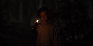 DARK 1x03 0095–Mikkel lighter