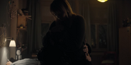 DARK 1x02 0118–Ulrich&Katharina hugging