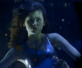 DarkAngel2x08GillGirl1