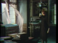 686u.jpg (23 KB) Haunted