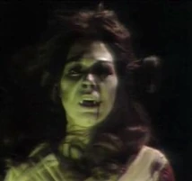 Josettes Vision, in der sie sich als ein Vampir sieht.