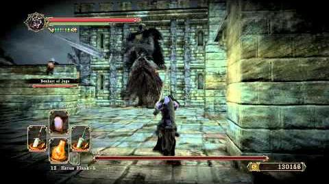 Fighting the Dark Souls II boss, the Giant Lord (FromSoftware