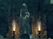 Frontal view of the statue (2).