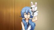 Yoshino's waving