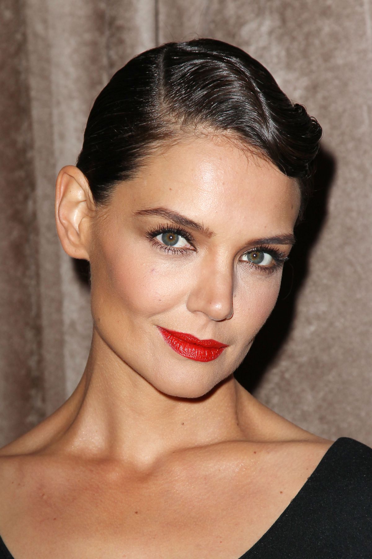 Katie Holmes: Biography, Actor, 'Dawson's Creek' Star