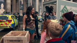 Wonder Woman in der Öffentlichkeit