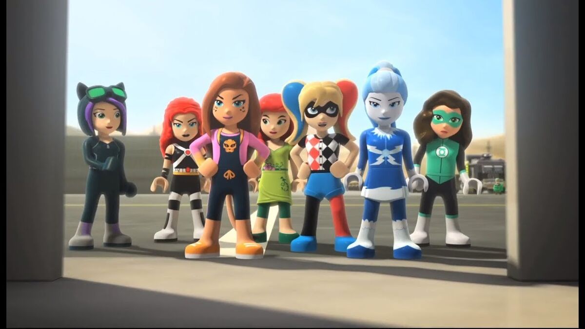 Lego superhero deals girl figures