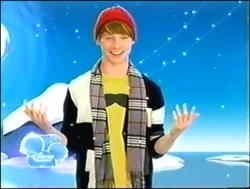 DCFaLaLaLidays12CalumWorthyID2