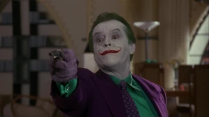 Batman-JokerPistolDisplay4