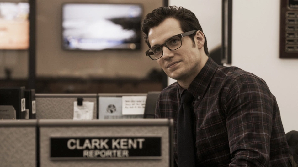 SUPERMAN  HENRY CAVILL RETORNARÁ COMO O HERÓI EM DIVERSOS FILMES – Aliança  Geek