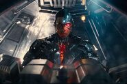 Snyder Cut - Cyborg uses batmobile