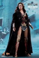 Deluxe Wonder Woman 1:6 scale posable figure