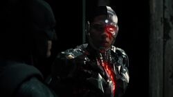 Cyborg talking with Batman