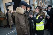 WW-BTS - Chris Pine, Gal Gadot and Patty Jenkins on set