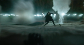 SS - Captain Boomerang throws boomerang