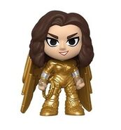 Unmasked Wonder Woman (golden armor), 1:6 rarity