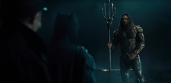 Justice League - Aquaman meets Batman in suit