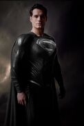 Zack-snyder-black-suit-superman-1199588