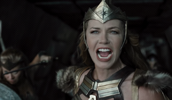 Hippolyta challenges Steppenwolf (ZSJL)