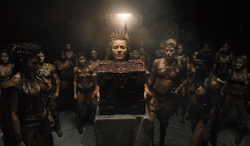 Amazons surrounding a Mother Box (ZSJL)