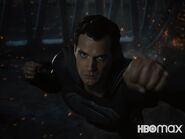Superman charges his punch - ZSJL