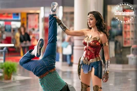 Wonder-woman-1984-gal-gadot-mall