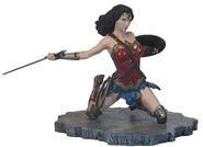 1:8 scale Wonder Woman