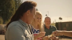 Smith hace apuestas.