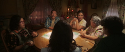 La Familia Reyes conoce a Jenny