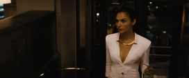 Diana Prince en hotel