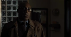 Silas intenta hablar con Victor