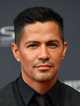 Jay Hernandez