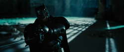 Batman lanza a Superman