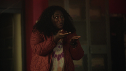 Adebayo hace gestos a Murn