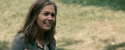 Martha es consolada por Clark